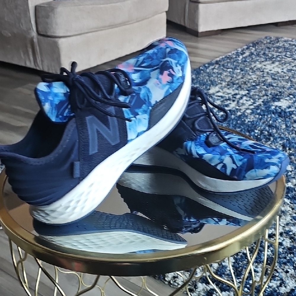 New Balance Navy and Blue Patterned Sneakers